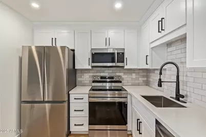 4901 S Calle Los Cerros Drive #202, Tempe, AZ 85282 - Photo 2