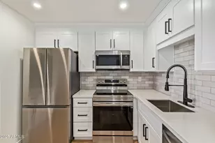 4901 S Calle Los Cerros Dr, Tempe, AZ 85282 - Photo 2