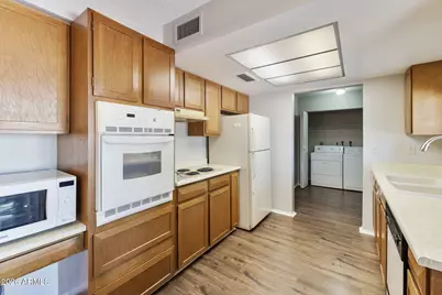 547 S 80th Street E, Mesa, AZ 85208 - Photo 6