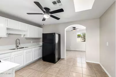 3020 W El Caminito Drive, Phoenix, AZ 85051 - Photo 10