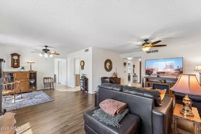 9721 W Greenway Road, Sun City, AZ 85351 - Photo 2