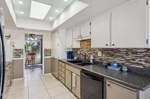 9721 W Greenway Rd, Sun City, AZ 85351 - Photo 12