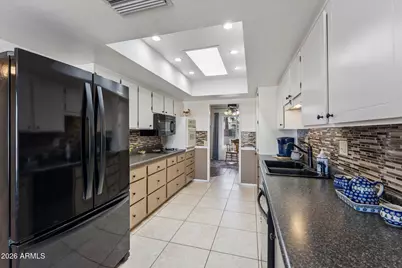 9721 W Greenway Road, Sun City, AZ 85351 - Photo 12