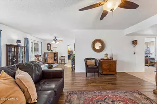 9721 W Greenway Rd, Sun City, AZ 85351 - Photo 8