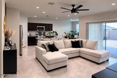 1033 W Beacon Drive, Casa Grande, AZ 85122 - Photo 2