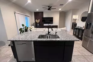 1033 W Beacon Dr, Casa Grande, AZ 85122 - Photo 4