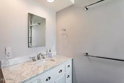 10415 N 10th Street #Unit 2, Phoenix, AZ 85020 - Photo 14