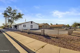 1121 North 25th Pl, Phoenix, AZ 85008 - Photo 4