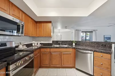 5104 N 32nd Street #109, Phoenix, AZ 85018 - Photo 2