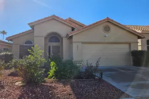 4637 E Desert Cactus St, Phoenix, AZ 85032 - Photo 2