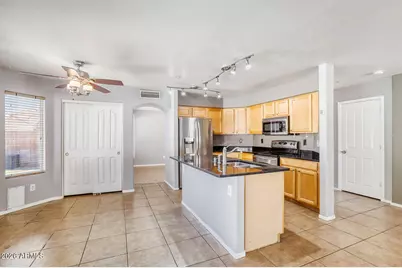 8782 E Pinchot Avenue, Scottsdale, AZ 85251 - Photo 14