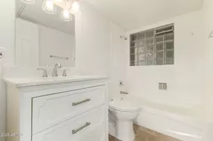 351 E Thomas Rd, Phoenix, AZ 85012 - Photo 20