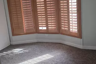 8601 N 71st Ave, Glendale, AZ 85301 - Photo 4