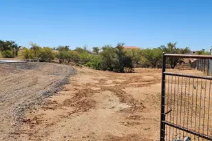 27375 S Congress Wy, Congress, AZ 85332 - Photo 4