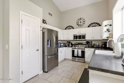 7246 E Lomita Avenue, Mesa, AZ 85209 - Photo 16