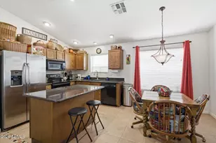 42455 W Hillman Dr, Maricopa, AZ 85138 - Photo 10