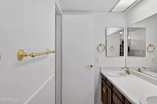 10437 W Butler Dr, Peoria, AZ 85345 - Photo 12