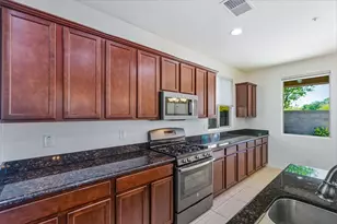 9233 W Dreyfus Dr, Peoria, AZ 85381 - Photo 8