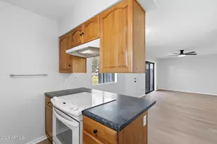 286 W Palomino Dr, Chandler, AZ 85225 - Photo 10