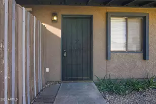 286 W Palomino Dr, Chandler, AZ 85225 - Photo 4