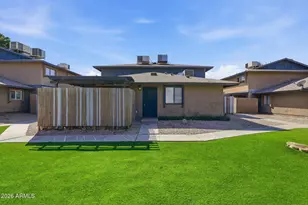 286 W Palomino Dr, Chandler, AZ 85225 - Photo 1