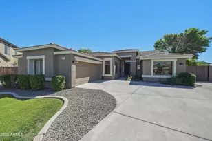 557 S Lemon Ct, Gilbert, AZ 85296 - Photo 2