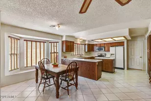 9821 W Behrend Dr, Peoria, AZ 85382 - Photo 6