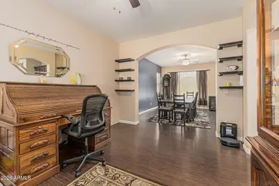 18024 W Maui Lane, Surprise, AZ 85388 - Photo 8