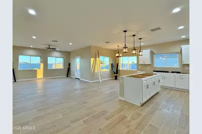 15188 S Country Club Drive, Arizona City, AZ 85123 - Photo 8