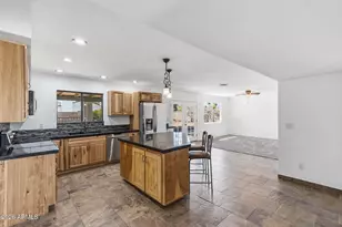 4001 E Becker Ln, Phoenix, AZ 85028 - Photo 16