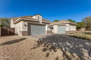 2124 E Canyon Pl, Chandler, AZ 85249 - Photo 2
