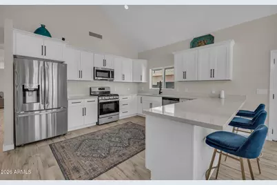 325 E Mitchell Drive, Phoenix, AZ 85012 - Photo 4