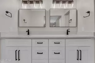 325 E Mitchell Dr, Phoenix, AZ 85012 - Photo 14