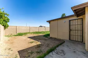 3449 N 72nd Dr, Phoenix, AZ 85033 - Photo 28