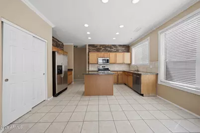 25828 N 67th Drive, Peoria, AZ 85383 - Photo 16