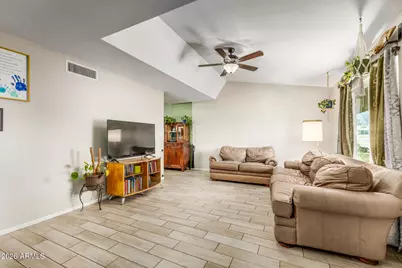 5940 W Mauna Loa Lane, Glendale, AZ 85306 - Photo 8