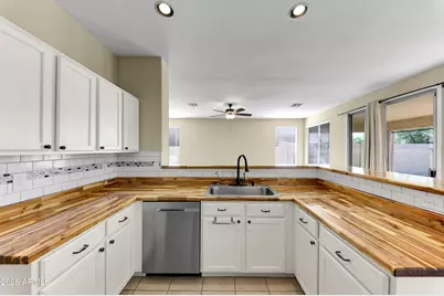 1819 W Nighthawk Way, Phoenix, AZ 85045 - Photo 8