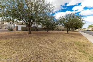 917 E Furness Dr, Gilbert, AZ 85297 - Photo 44