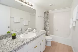 4919 E Edgemont Ave, Phoenix, AZ 85008 - Photo 16