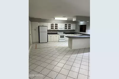 17825 N 27th Drive, Phoenix, AZ 85053 - Photo 2