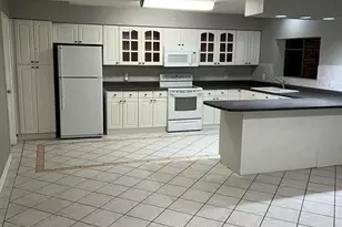 17825 N 27th Dr, Phoenix, AZ 85053 - Photo 2