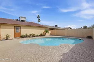 10511 W Butler Dr, Peoria, AZ 85345 - Photo 28