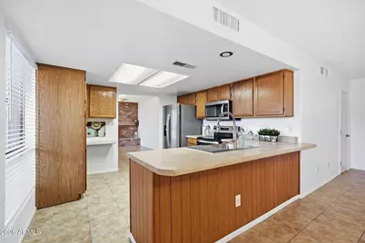 10511 W Butler Drive, Peoria, AZ 85345 - Photo 8