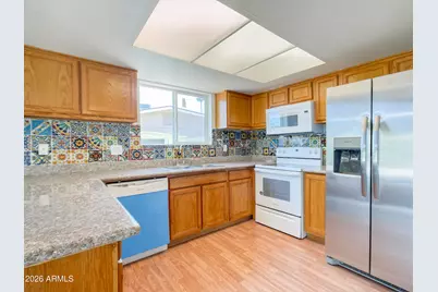 12637 N Columbine Drive, Phoenix, AZ 85029 - Photo 8