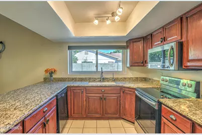 3136 W Tierra Buena Lane, Phoenix, AZ 85053 - Photo 4