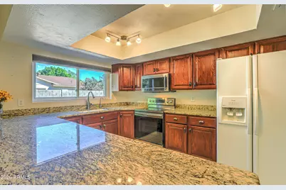 3136 W Tierra Buena Lane, Phoenix, AZ 85053 - Photo 2