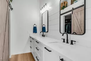 1045 E Sunburst Ln, Tempe, AZ 85284 - Photo 18