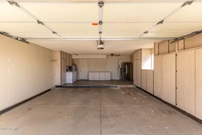 10626 W Pleasant Valley Road W, Sun City, AZ 85351 - Photo 30