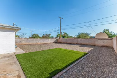 2025 E Don Carlos Avenue, Tempe, AZ 85281 - Photo 16