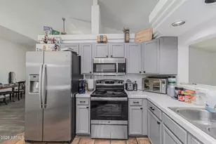 15433 N 17th Dr, Phoenix, AZ 85023 - Photo 8